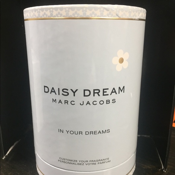 Marc Jacobs fragrances and body wash - Picture 2 of 5